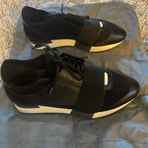 Like New Balenciaga Runner Sneaker - Picture 7 of 14
